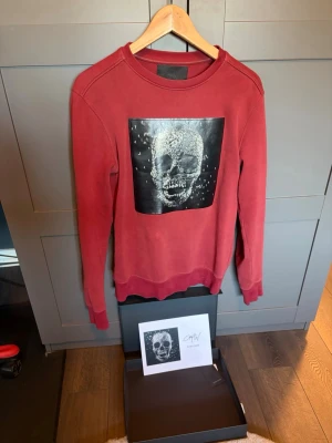 Limitato Tröja S - Ljus vinröd tröja från Limitato. Storlek: S, med Box och intyg. Nytt skick