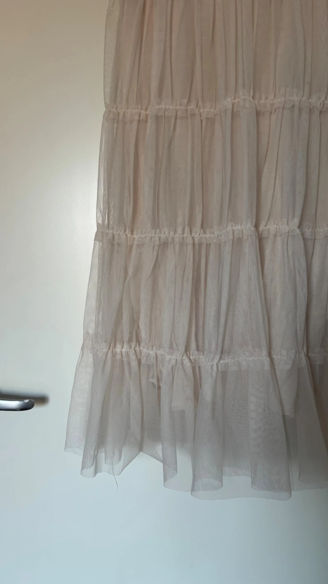 Ljus volangklänning - studentklänning  - 1