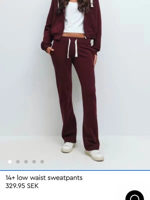 Mjukissett - Säljer nu mitt mjukis sett från Gina tricot. Det är slutsålt, byxorna är i storlek xs och tröjan är i storlek s! Nypris 329kr var, sammanlagt 660kr. Säljer tillsammans, pris går att diskuteras!💞💞