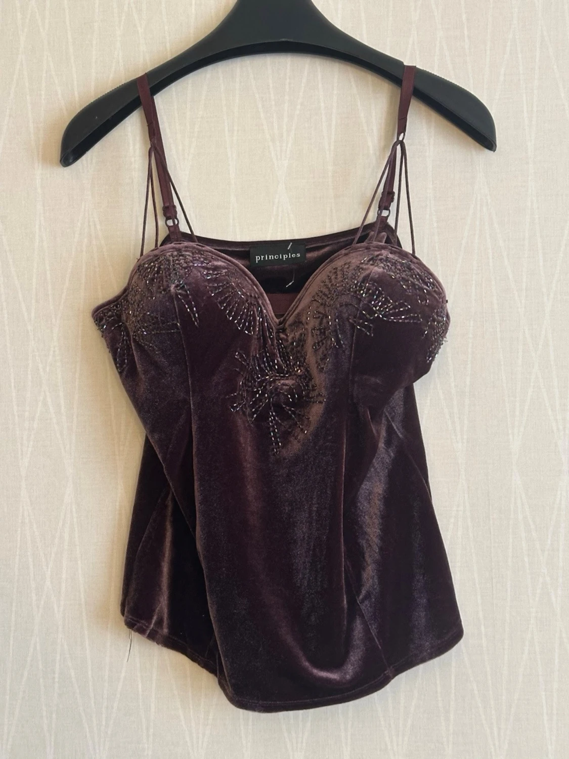 Mörklila sammetslinnetopp med pärlor - 1