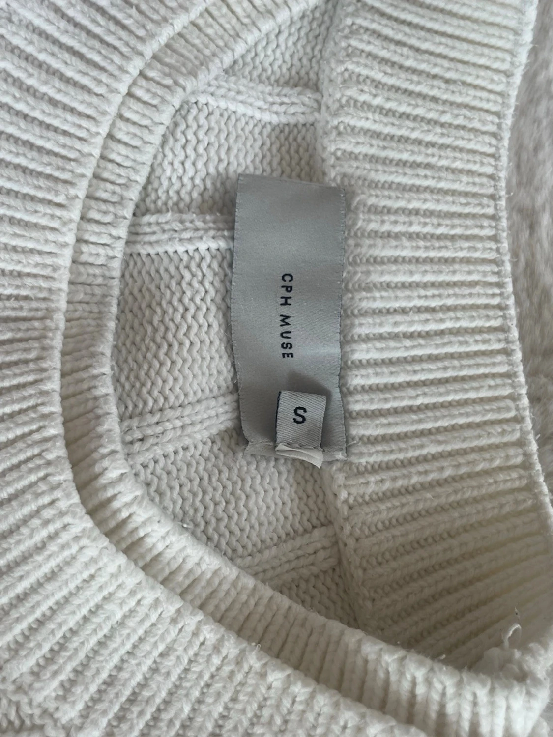 Vit kabelstickad tröja - 3