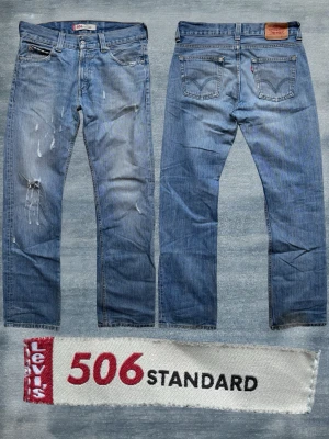 *Straight/Bootcut* Levi’s 506  - Ett par extremt snygga Levi’s jeans med en trevlig wash! Modellen kallas 506 och är rak med en gnutta bootcut! Storlek 33/34, utgå från måtten på sista bilden! Hör av dig vid frågor! 