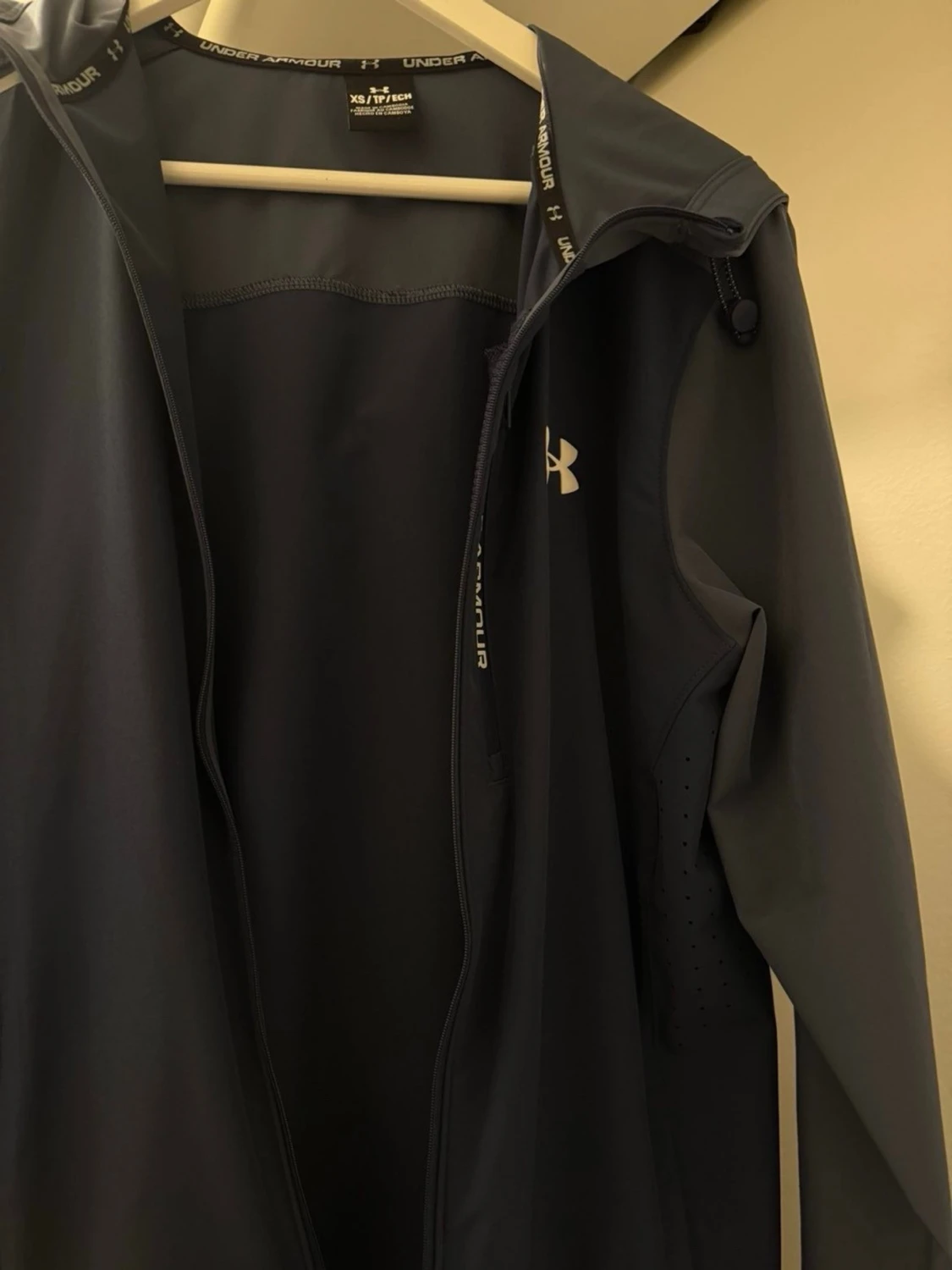 Blå vindjacka från Under Armour - 3