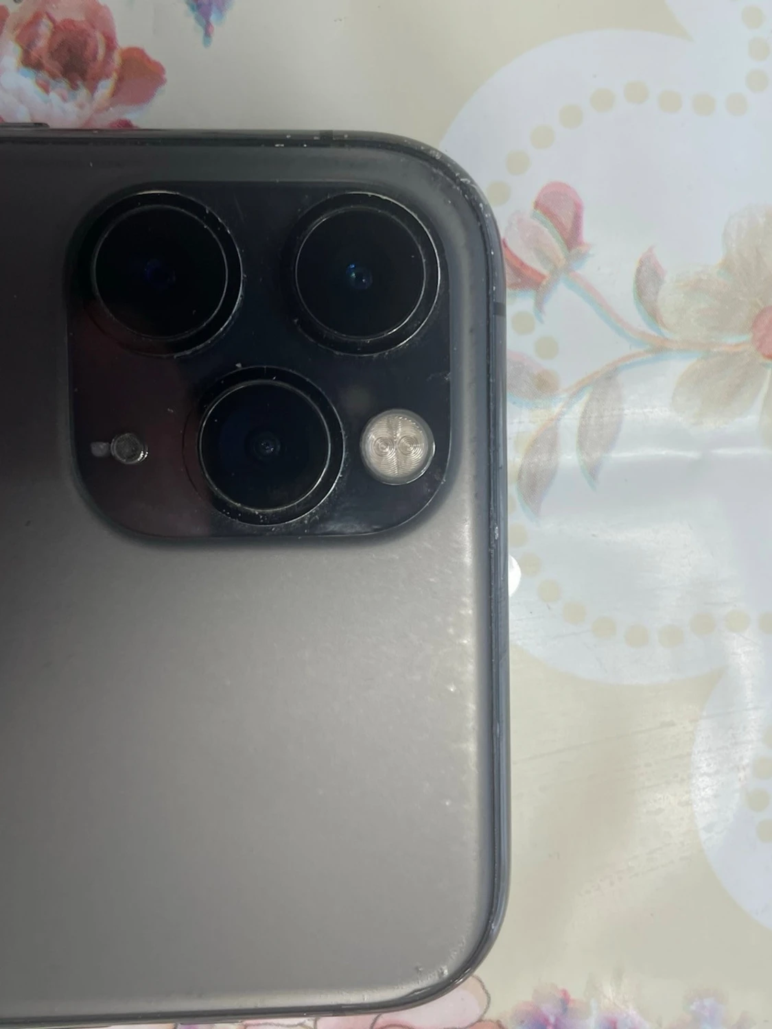 iPhone svart med glasbaksida - 1