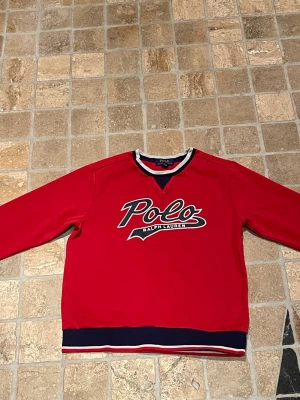 Polo Ralph louren - Ralph louren tröja storlek medium. Bra för 10-12 åringar.