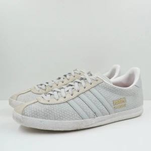 Adidas Gazelle OG (W) - Den här varan kommer auktioneras ut på Sneakershyllan x Plick Live den Tisdagen 23 juni kl 18
