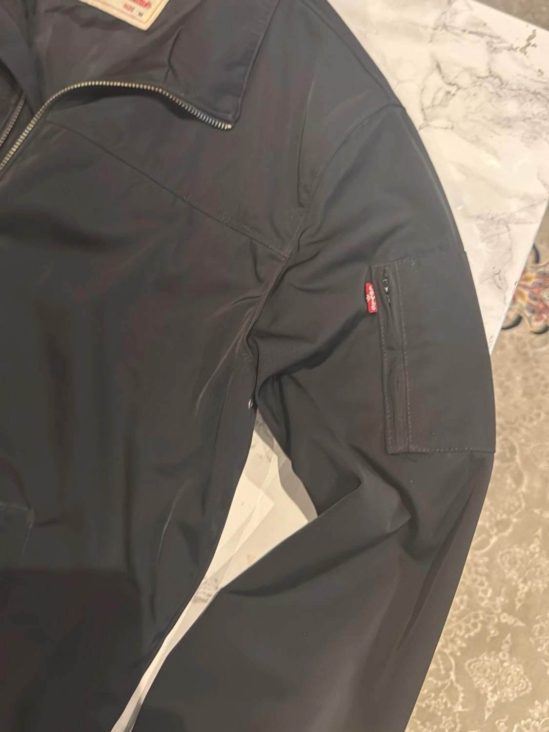 Svart vindjacka från Levi's - 2