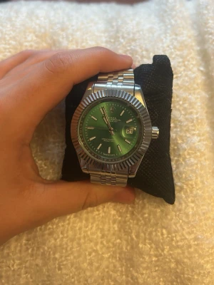 Herr Klocka - Inget fel på klockan.    Hör gärna av er vid frågor och funderingar.