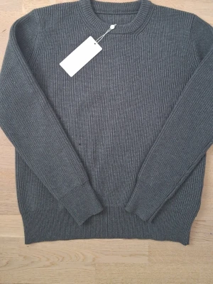 Maison Margiela tröja  - Maison margiela tröja i storleken S. Den är helt ny och aldrig använd tidigare. Meddela gärna om du är intresserad 