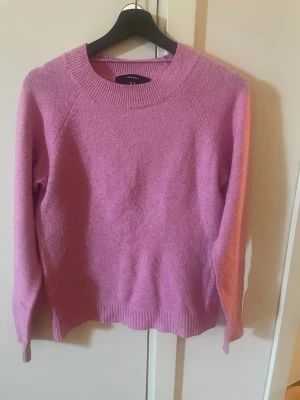 Rosa stickad tröja Vero Moda - Mysig