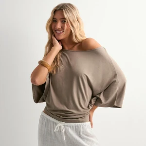 Nelly topp - Säljer denna fina topp från nelly, ”perfect poncho top”, i beige/taupe, helt ny med prislapp kvar, storlek XS 🤍