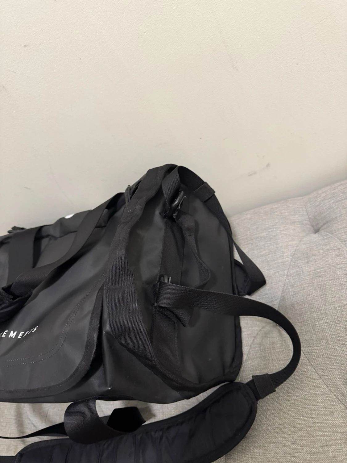 Svart duffelbag från Haglöfs Lava30 - 1