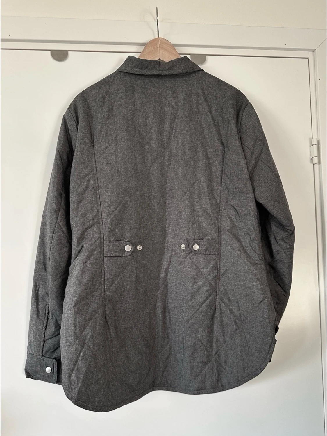 J Lindeberg- Mörkgrå quiltad jacka - storlek 44 / XL - 1
