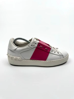 Valentino Open sneakers - Valentino Garavani Open sneakers | Storlek 37,5 |Skick 8,5/10 | Nypris ca 7700kr |100% autentiska