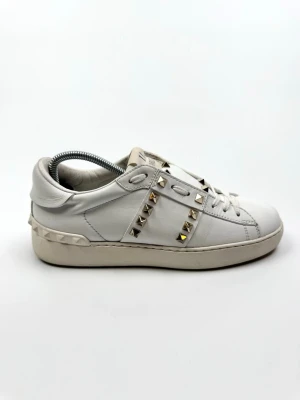 Valentino Rockstud sneakers - Valentino Garavani Rockstud sneakers | Storlek 37,5 | Skick 8,5/10 | Nypris ca 7700kr |100% autentiska
