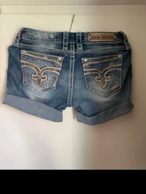 Rock revival shorts - Säljer då de inte kommer till användning, mycket bra skick🩷midjemåttet rakt över 38cm🩷skriv privat vid frågor/bilder. Pris kan diskuteras vid snabb affär 🩷