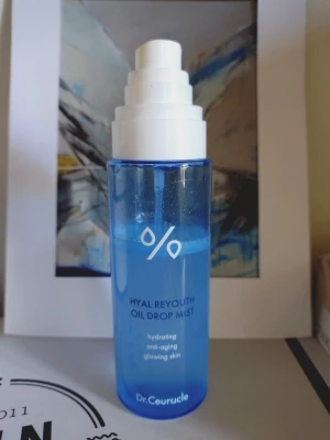 Dr  Ceuracle Hyal Reyouth Oil Drop Mist  - Passade  tyvärr ej min hy❣️ mängd kvar i flaskan se bild💞 titta gärna på mina andra försäljningar också☀️Dr. Ceuracle Hyal Reyouth Oil Drop Mist är en återfuktande och anti-aging ansiktsmist som ger huden lyster. Denna mist är framtagen för att ge huden näring och en fräsch känsla.
