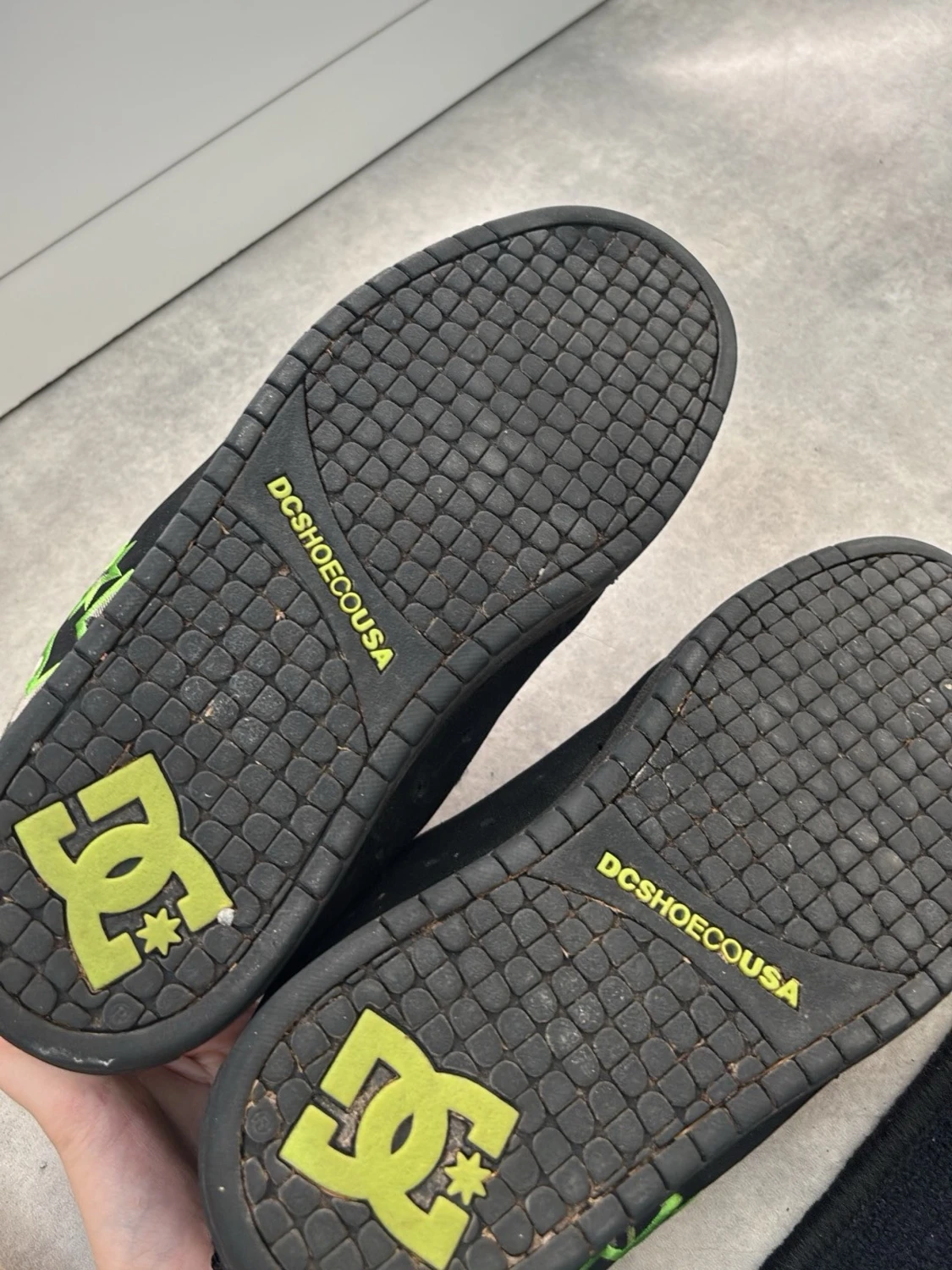 Svarta DC sneakers med gröna detaljer - 4