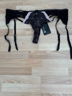 Nya trosor med behållare till stay ups - Nya trosor med behållare till stay ups. 