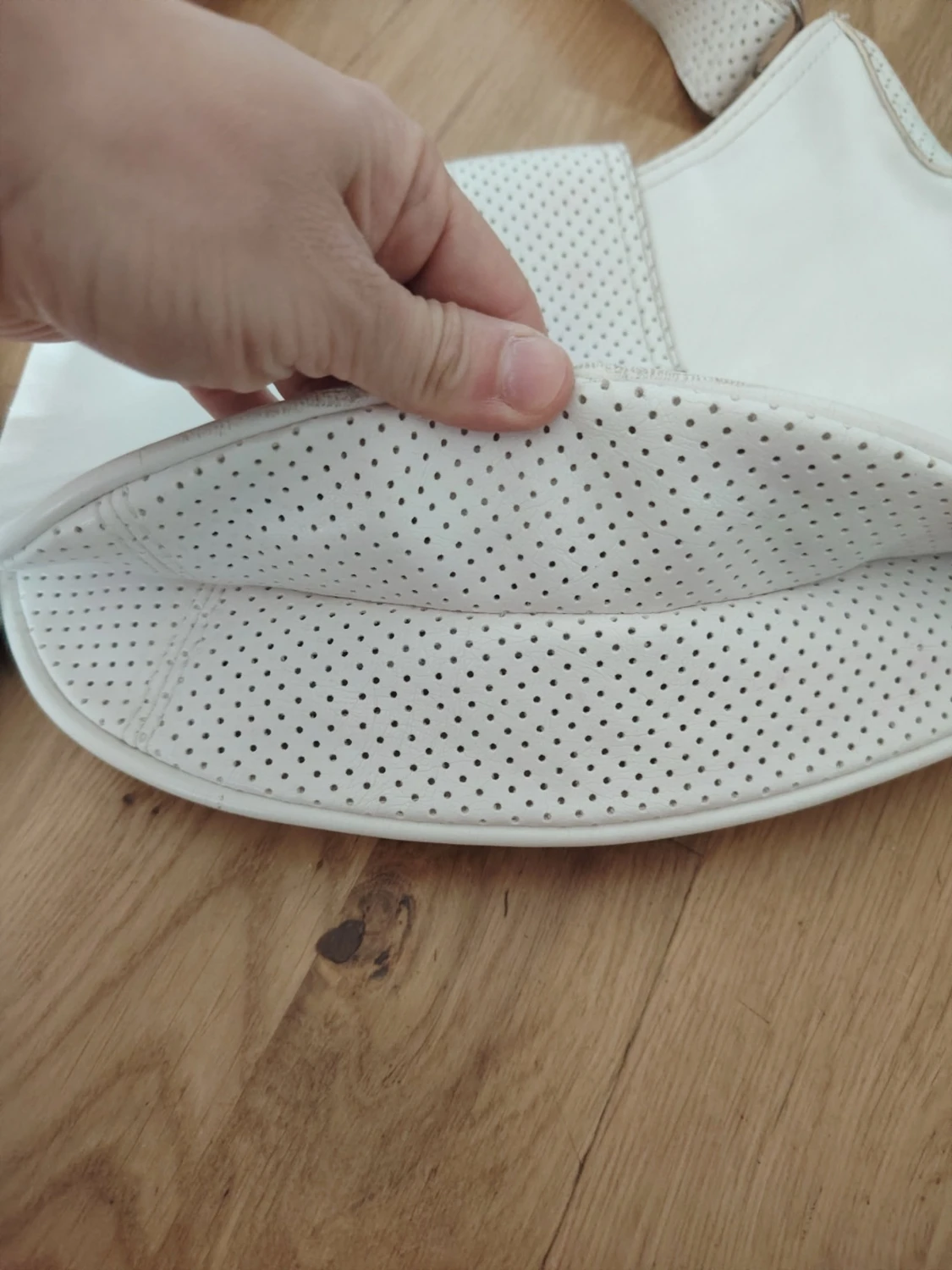 Vit handväska  från Mango med metallspänne - 3