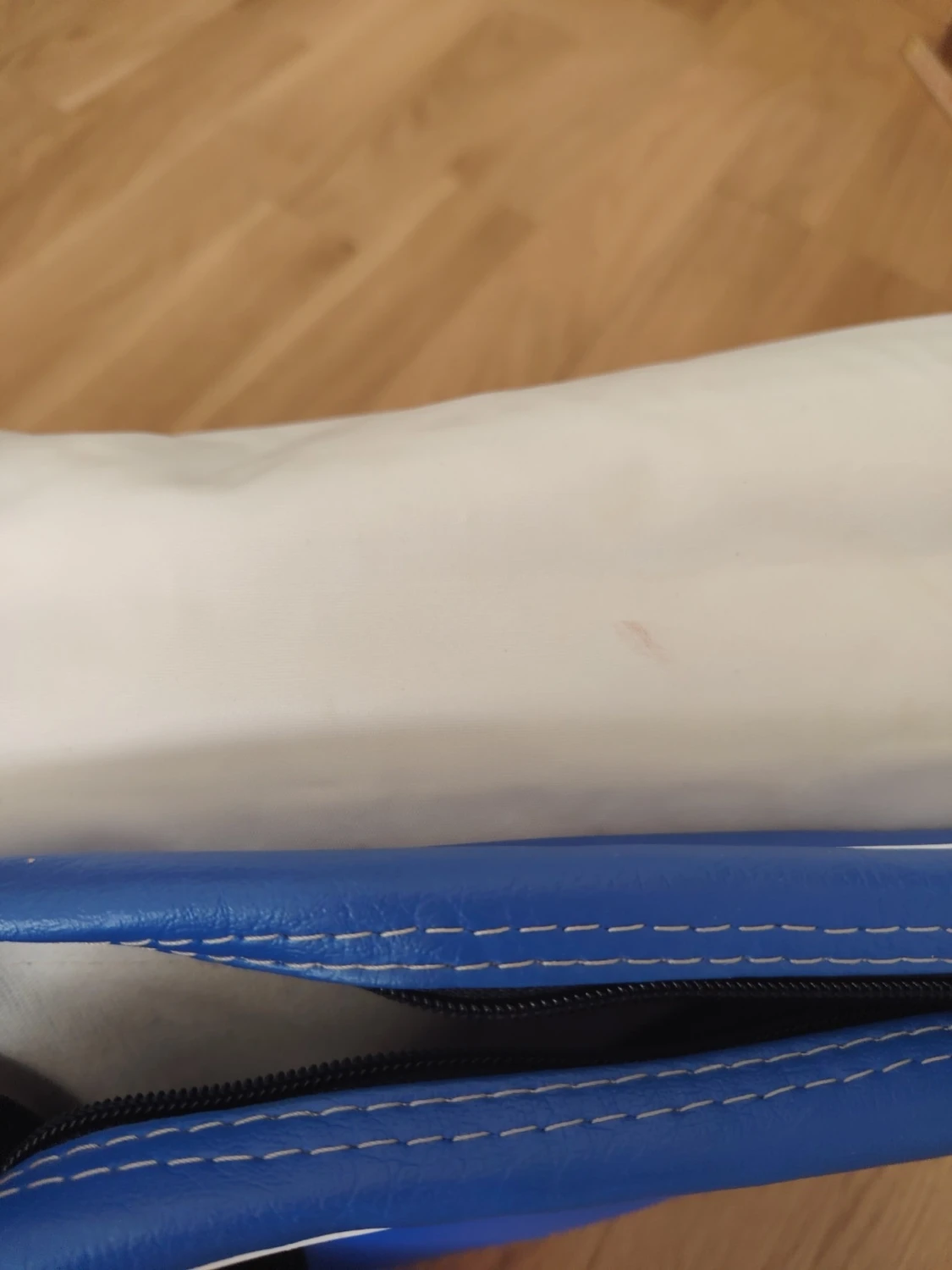 Blå axelväska med fjärilsmotiv - 3