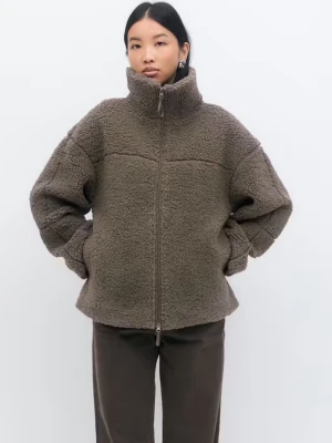 Brun teddyjacka  - Mjuk skön teddyjacka från Gina tricot i storlek XS! Passar även S. Har endast använt den typ 4-5 gånger, så väldigt bra skick! Kommer inte till användning! ❤️