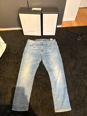 Dondup jeans - modell| alex| storlek 33| skick 9/10| pm för mer info!