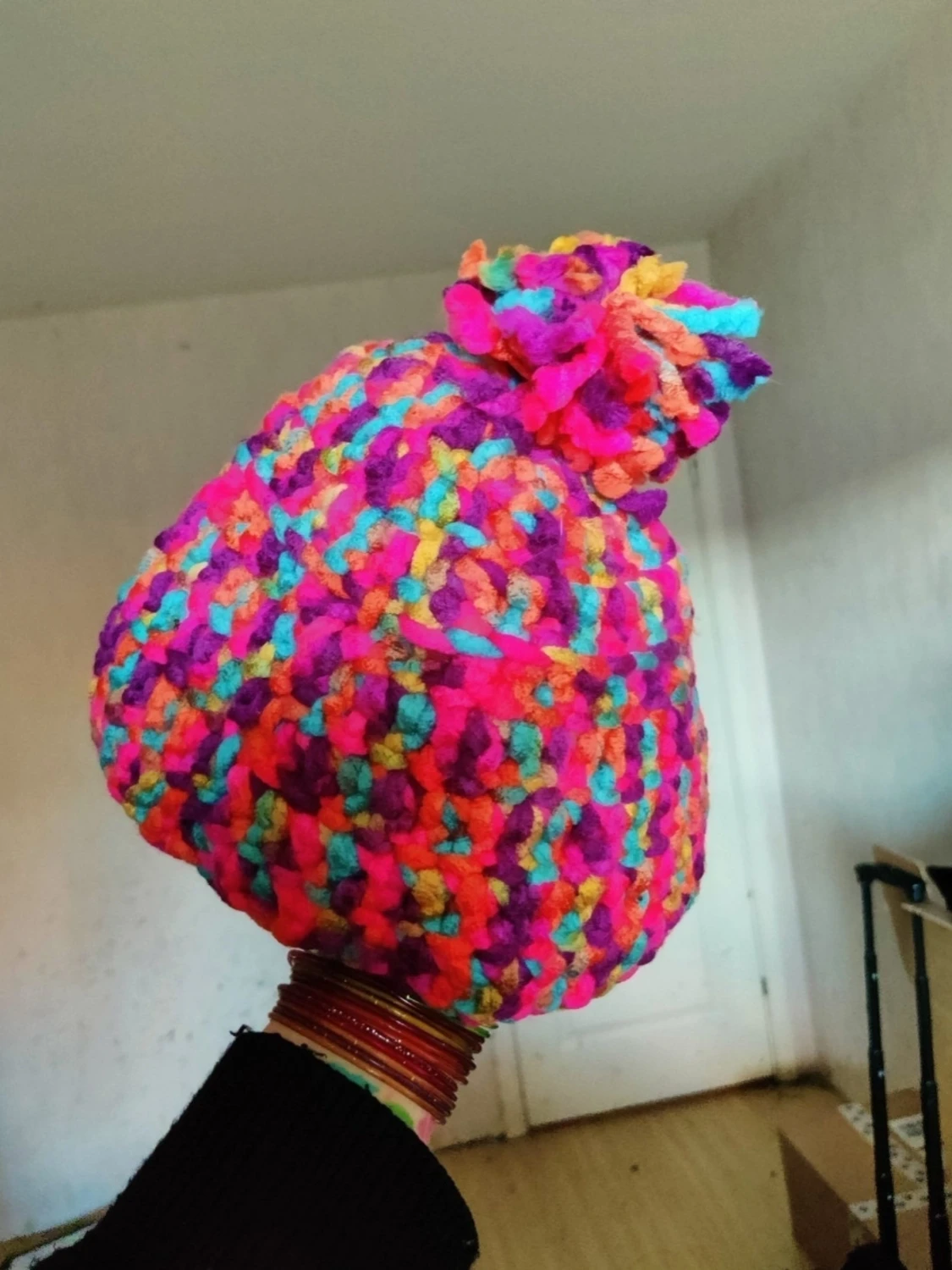 Färgglad virkad mössa med tofs hippie boho  - 1