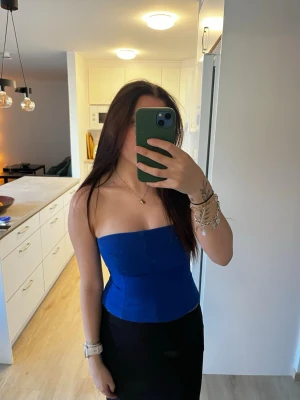 Blå tubtopp från Zara - Snygg blå tubtopp från Zara, helt oanvänd🫶🏼
