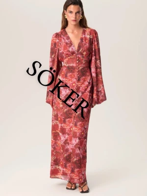 Adoore klänning  - Söker denna Adoore klänning i färgen rust. Storlek 38 eller 40💗