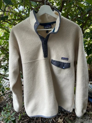 Patagonia Synchilla Vintage - Patagonia Synchilla. Perfekt för lager-på-lager och outdoor-stil. Riktigt mysig fleece 