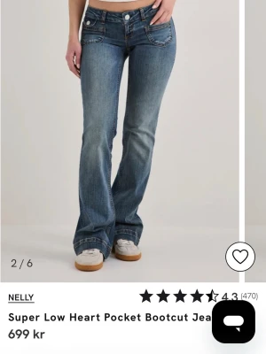 Bootcut jeans från Nelly - Snygga blå bootcut jeans från Nelly med låg midja. Jeansen är supersnygga på, men säljer då dom är fel storlek för mig. Jeansen är har bara används några fåtal gånger och ser ut som helt nya byxor. Orginalpriset är 699 kr.❣️