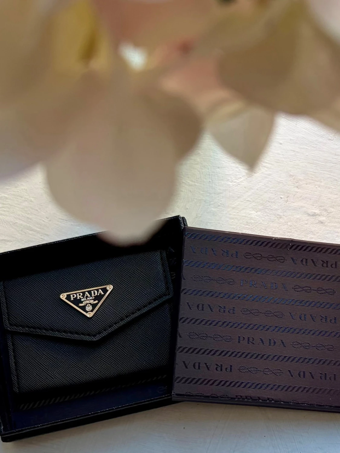 🖤 Prada-plånbok i klassisk kuvertmodell och saffianoläder - 3