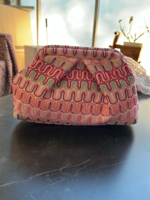 Clutch väska färgglad väska  - Söt clutch väska perfekt för små saker och sommaren❤️🤗☺️