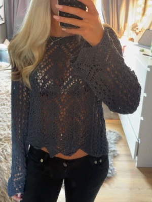 Stickad  - Snygg stickad passar bra med linne under också! <3 skriv vid frågor! 