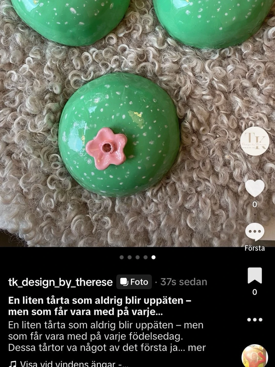 En liten tårta som aldrig blir uppäten – men som får vara med på varje födelsedag.  - 4