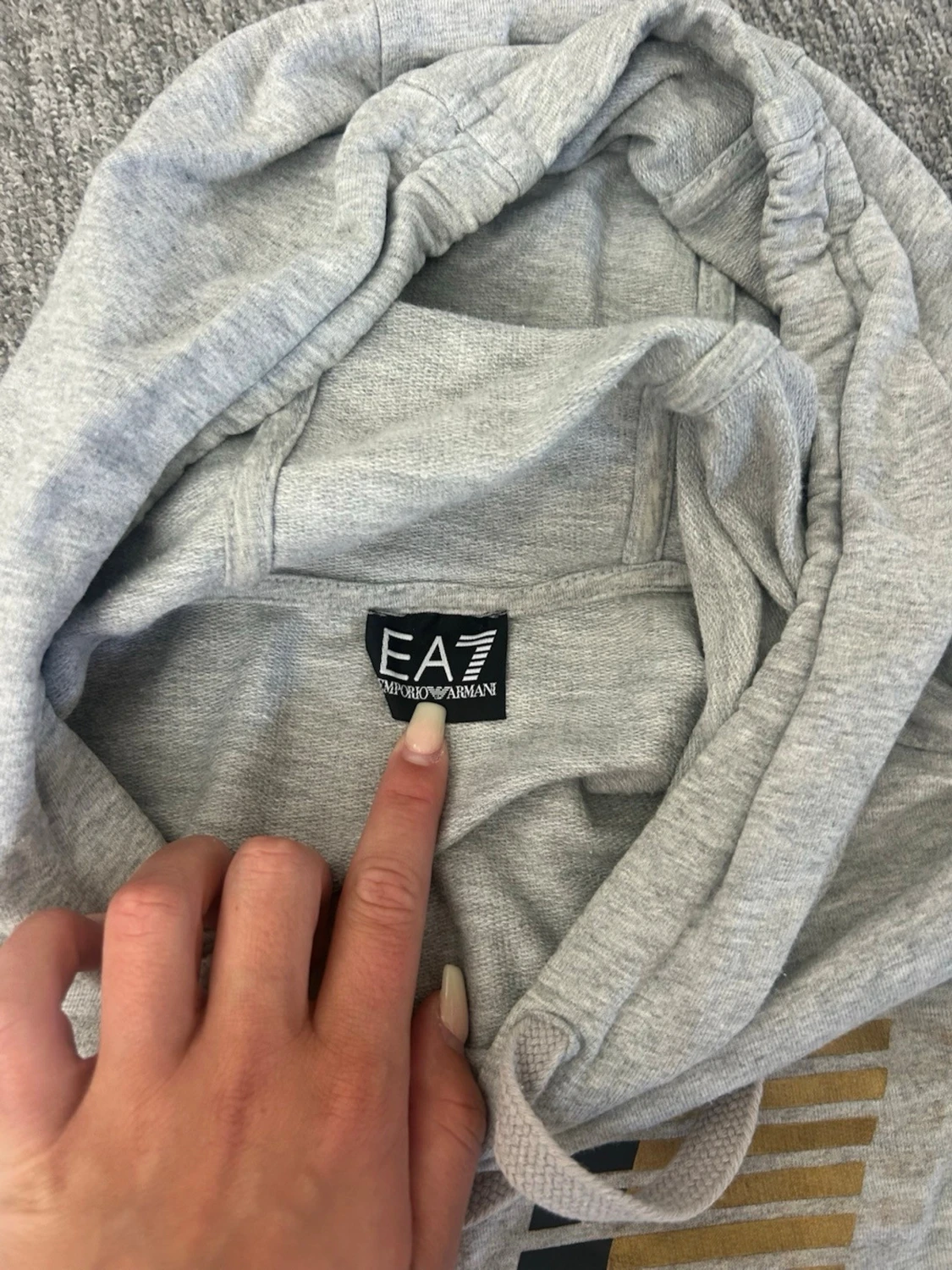 Grå hoodie från EA7 Emporio Armani - 1