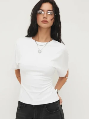 Kroppat t-shirt med avslappnade ärmar - En stilren vit t-shirt med rund hals och korta ärmar. Modellen är kroppad runt midjan och lösare över bysten och armarna.  Passar perfekt till jeans eller kjol. Tillverkad i 100% mjuk bomull som känns jätteskön mot huden. Enkel och tidlös design som funkar till allt. Nyskick, aldrig använd med lappar och förpackning kvar.