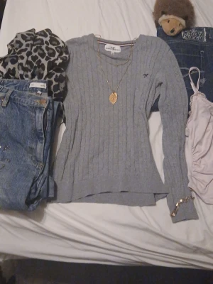 AMANDA  - Style bundle, ska köpas av någon, KÖP INTE                  kommer lägga till 1-2 plagg till. OBS jeansen på sista bilden är från mig som jag bara kastade med, får se om dom passar😌
