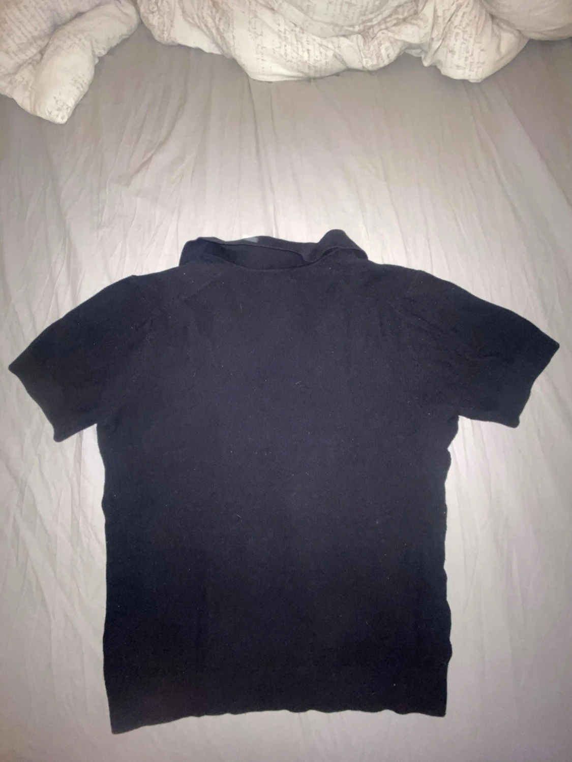 Mörkblå stickad pikétröja  - 1