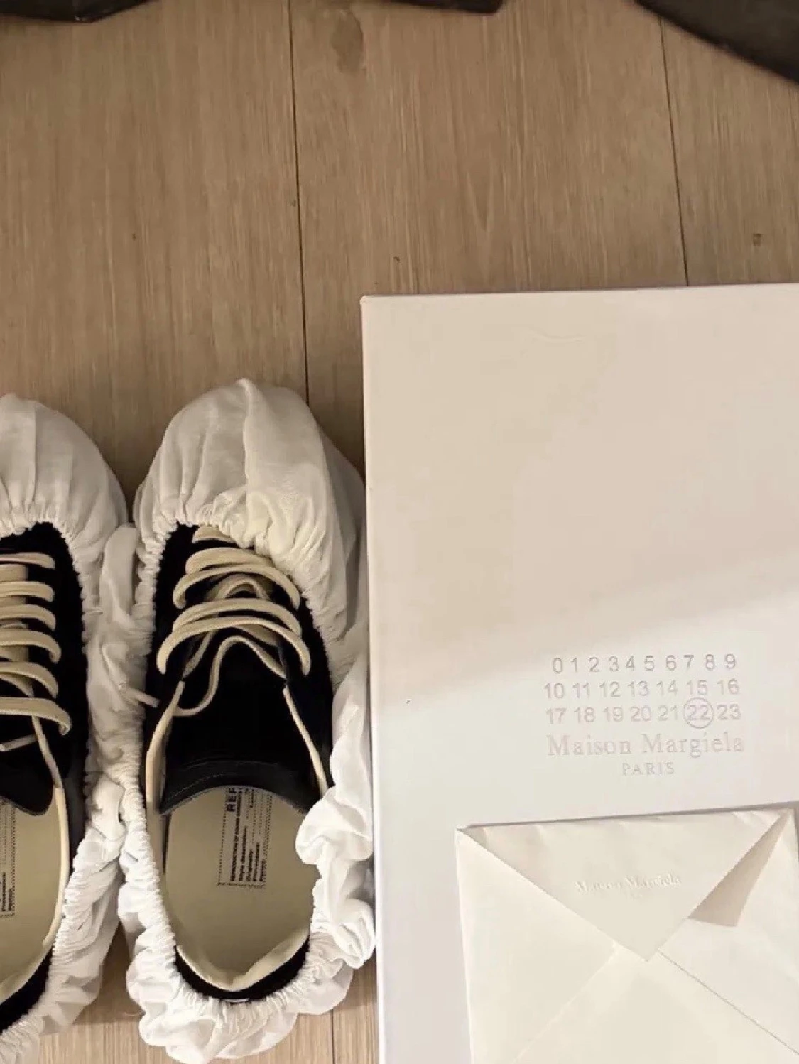 Marinblå sneakers från Maison Margiela - 5