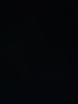 Jacka  - Bilden visar en helt svart yta utan synliga detaljer, så det går inte att avgöra vad varan är för något eller vilket material, form eller märke den har.