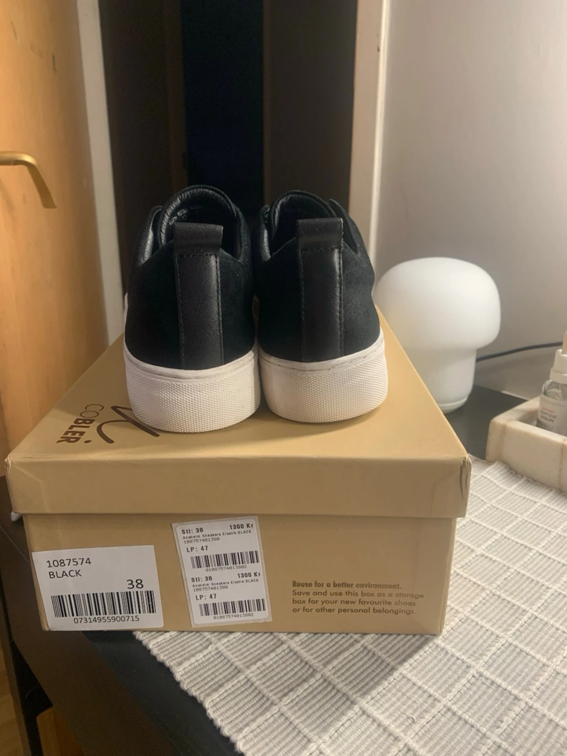 Svarta sneakers från K. Cobler - 1