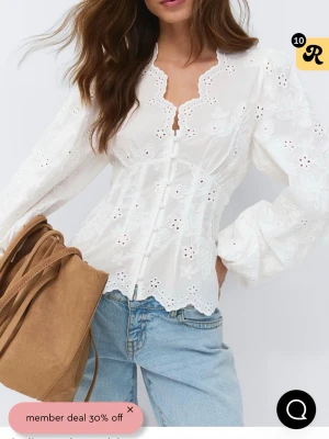 Gina blus  - Helt ny med prislapp 