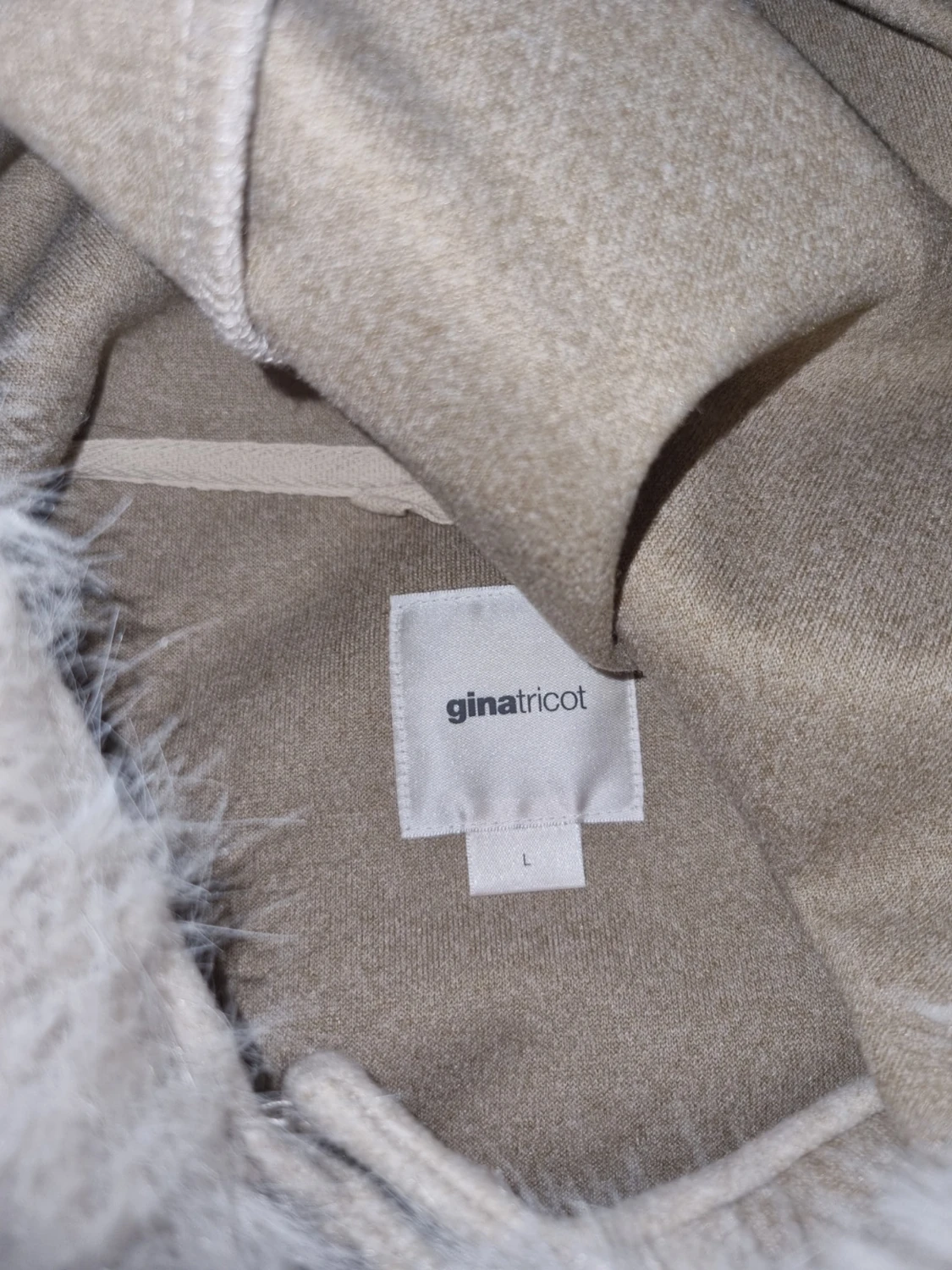 Beige kappa med fuskpäls - 3