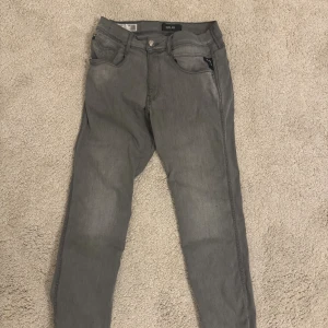 Replay Anbass grå slim jeans - Ett par fräscha o snygga replay jeans anbass | skick; 10/10 | strl; 30 | Byten kan vara intressant /Mvh Nitro 👨🏽‍🎨