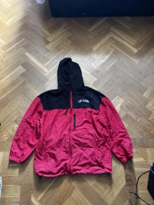 Off-White vindjacka - Helt ny. Priset kan sänkas vid snabb affär eller köp av flera kläder. Passar s-m