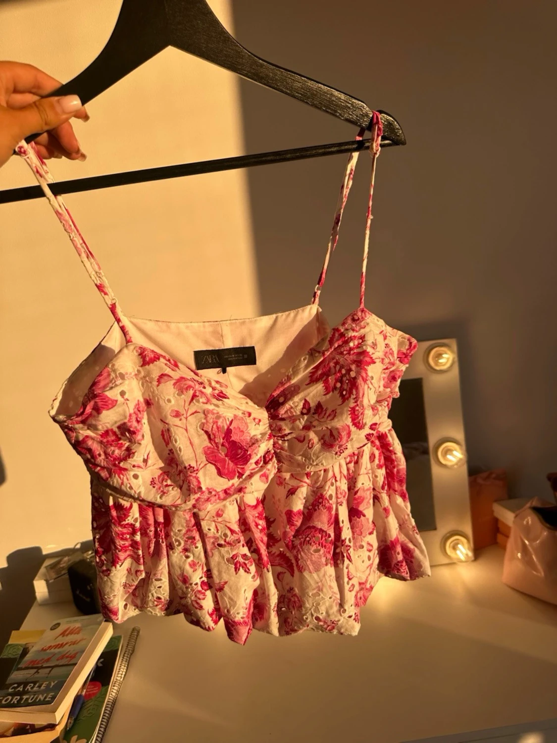 Blommig rosa linnetopp från Zara