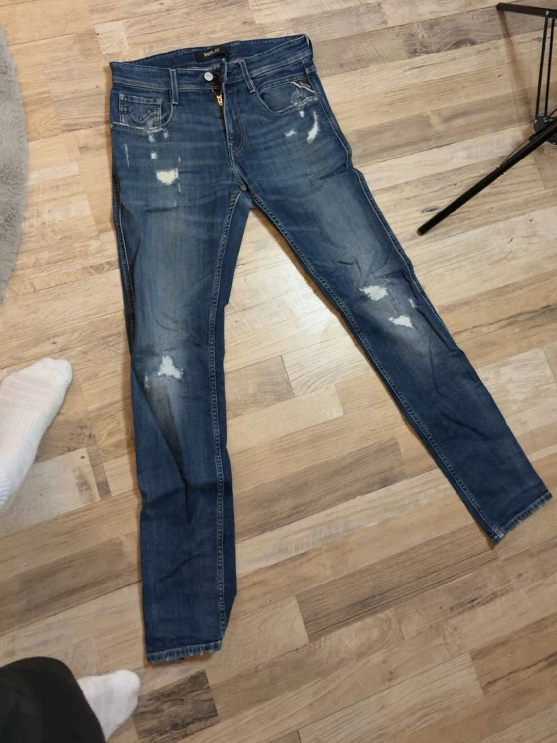 Blå slitna jeans från Replay - 1