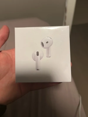 Airpods 4 - Helt ny och inköpt